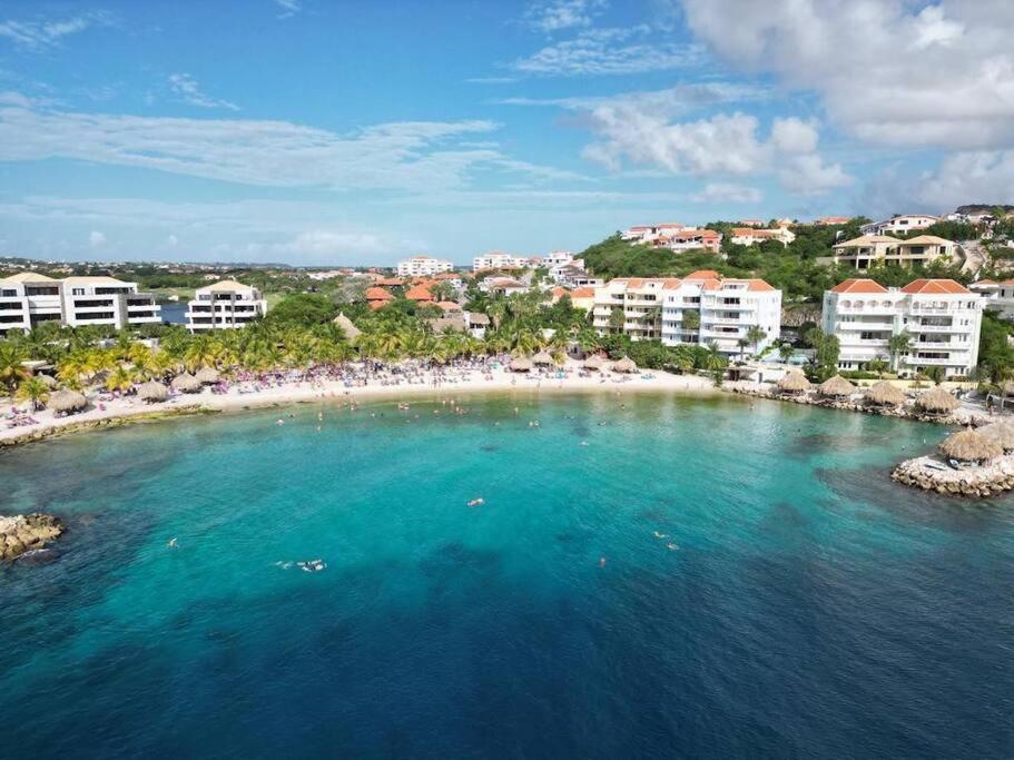 Blue Emerald Beachfront Blessing Віллемстад Екстер'єр фото